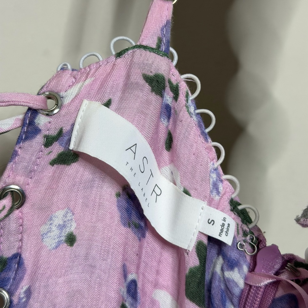 ASTR Wedelia Dress in Purple Floral - Picture 11 of 12
